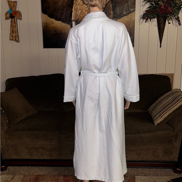 Eileen West • Small • Light Blue • Maxi • Velour • Floral Lace • Robe - Picture 8 of 16